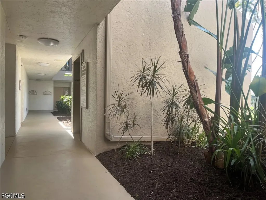 923 Del Prado Boulevard S Cape Coral FL 33990