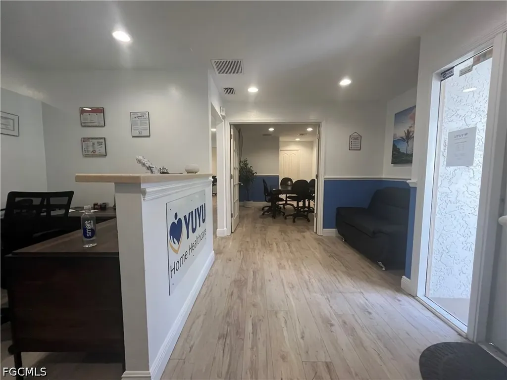 923 Del Prado Boulevard S Cape Coral FL 33990