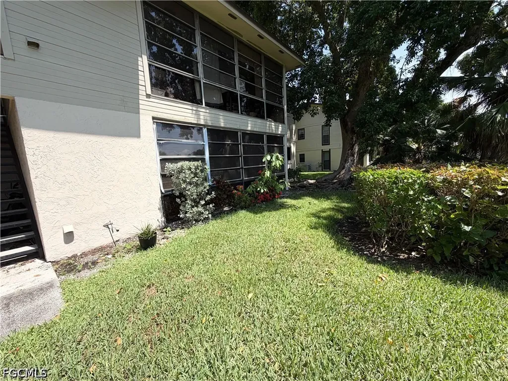 5713 Foxlake Drive North Fort Myers FL 33917
