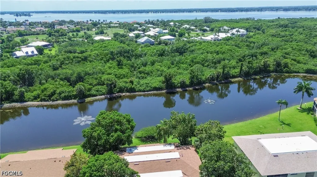 5713 Foxlake Drive North Fort Myers FL 33917