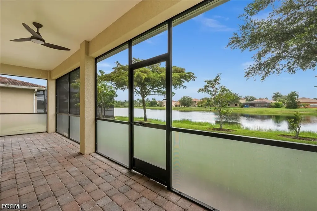 1541 Birdie Drive Naples FL 34120