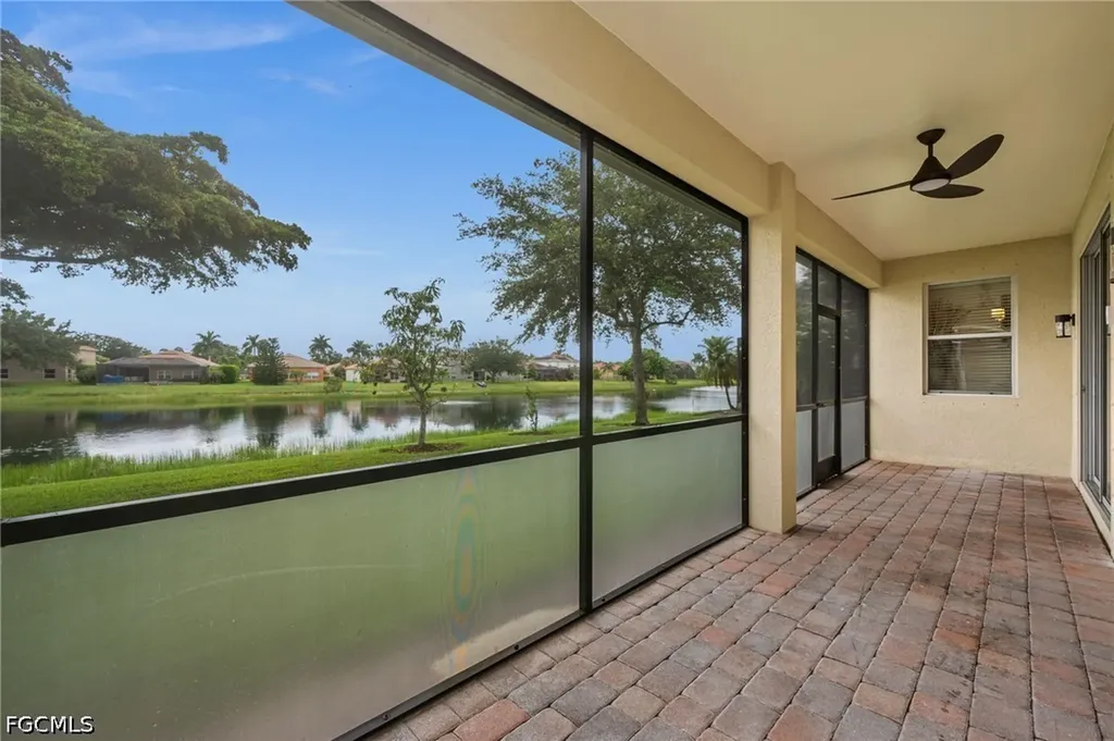 1541 Birdie Drive Naples FL 34120