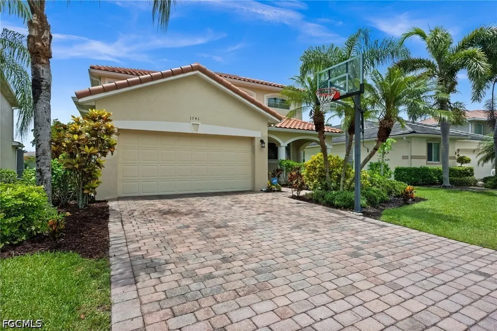 1541 Birdie Drive Naples FL 34120