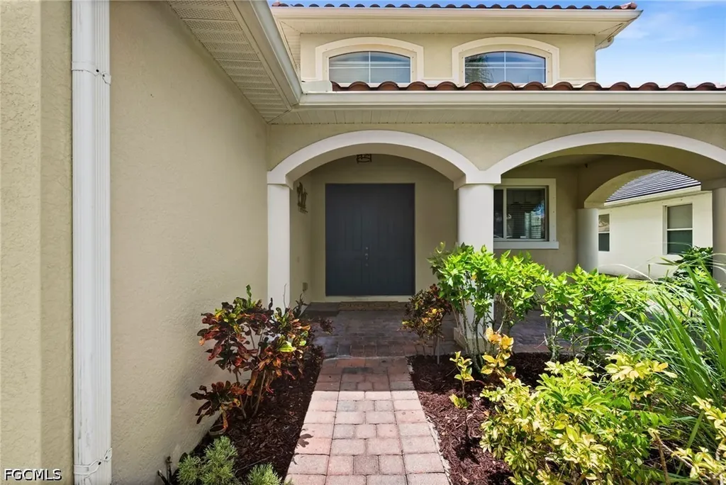 1541 Birdie Drive Naples FL 34120