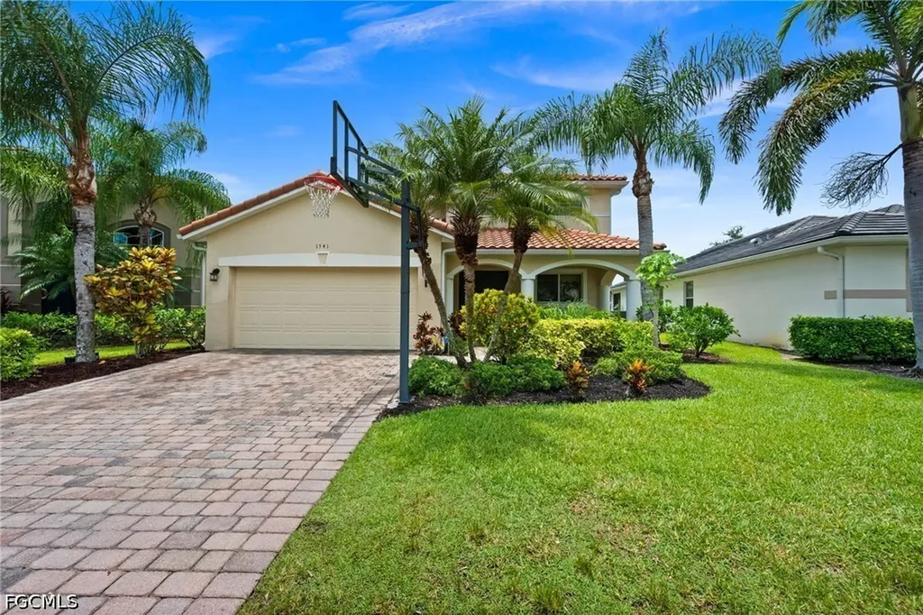 1541 Birdie Drive Naples FL 34120