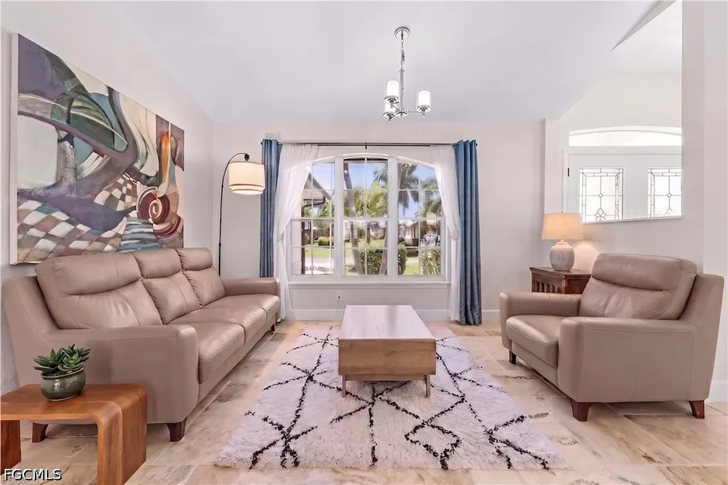 2207 SW 52nd Street Cape Coral FL 33914