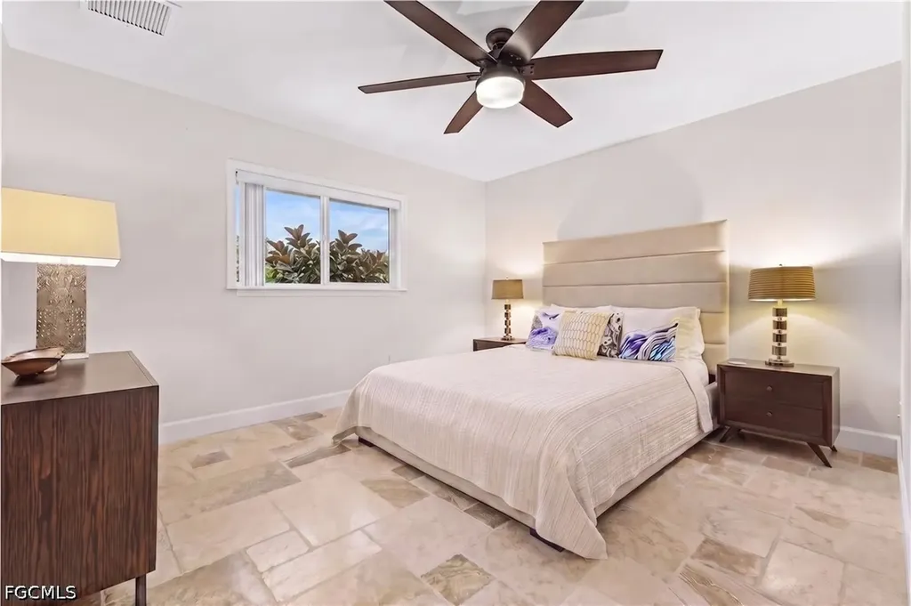 2207 SW 52nd Street Cape Coral FL 33914