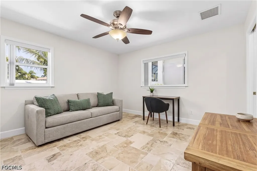 2207 SW 52nd Street Cape Coral FL 33914