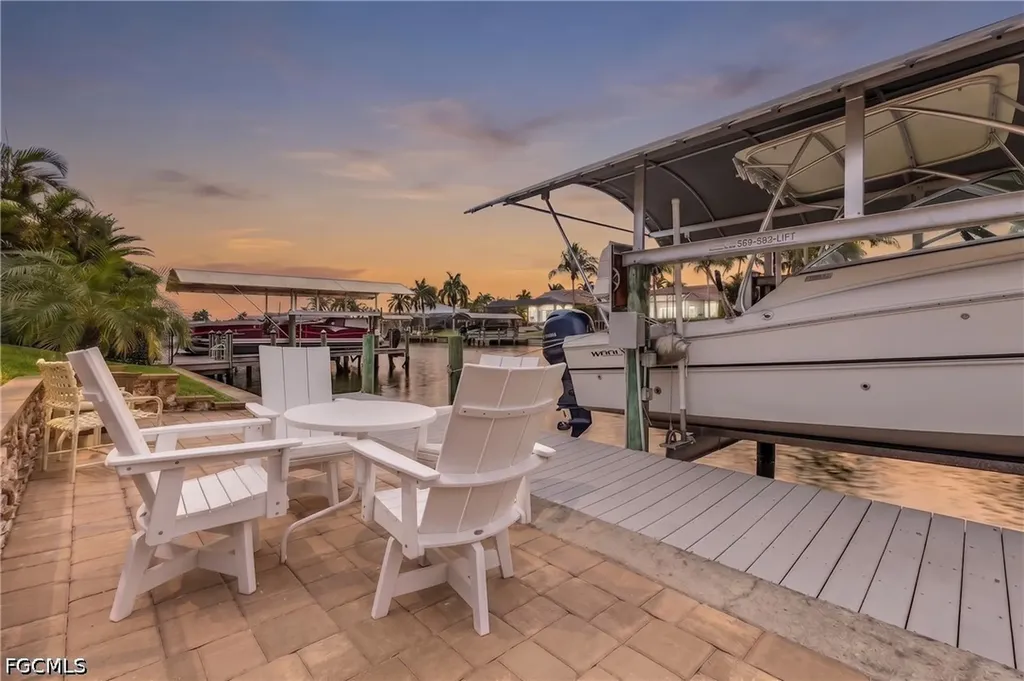 2207 SW 52nd Street Cape Coral FL 33914