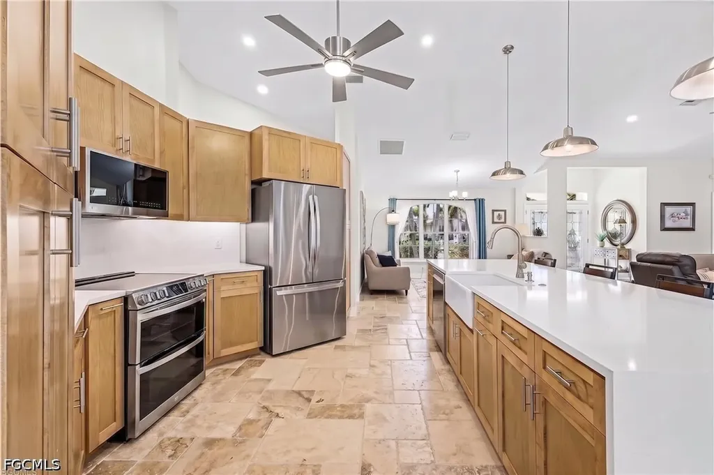 2207 SW 52nd Street Cape Coral FL 33914