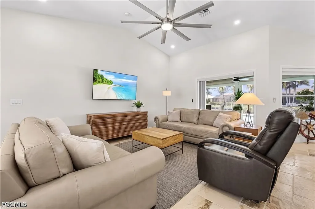 2207 SW 52nd Street Cape Coral FL 33914