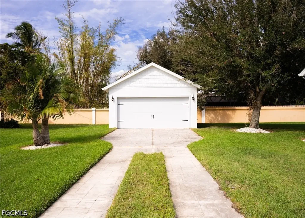 295 Destiny Circle Cape Coral FL 33990