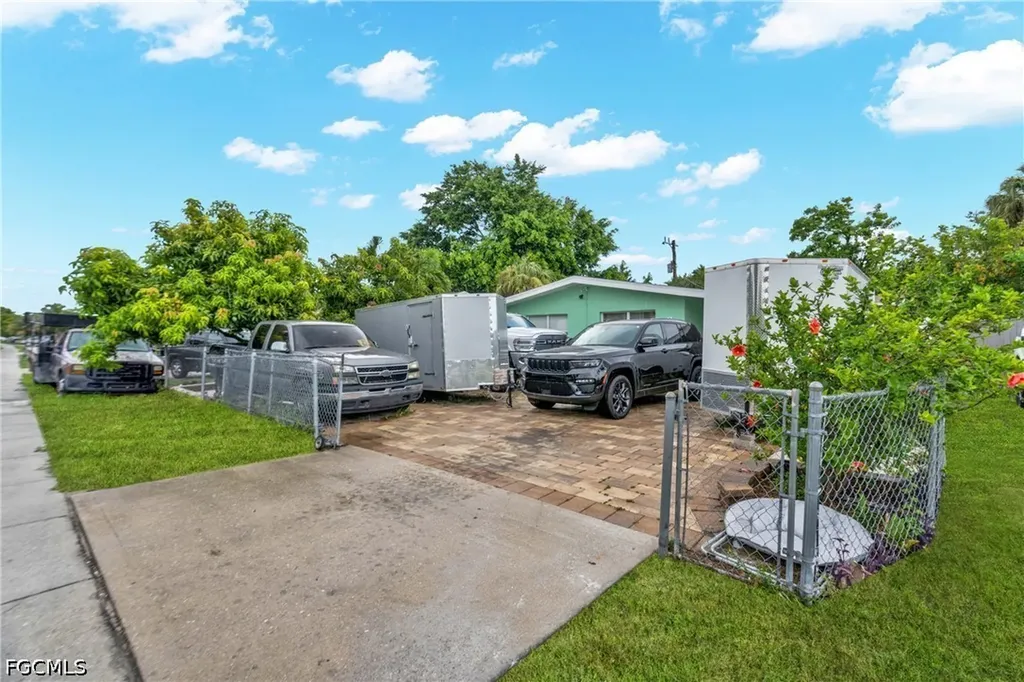 1847 Maple Drive Fort Myers FL 33907
