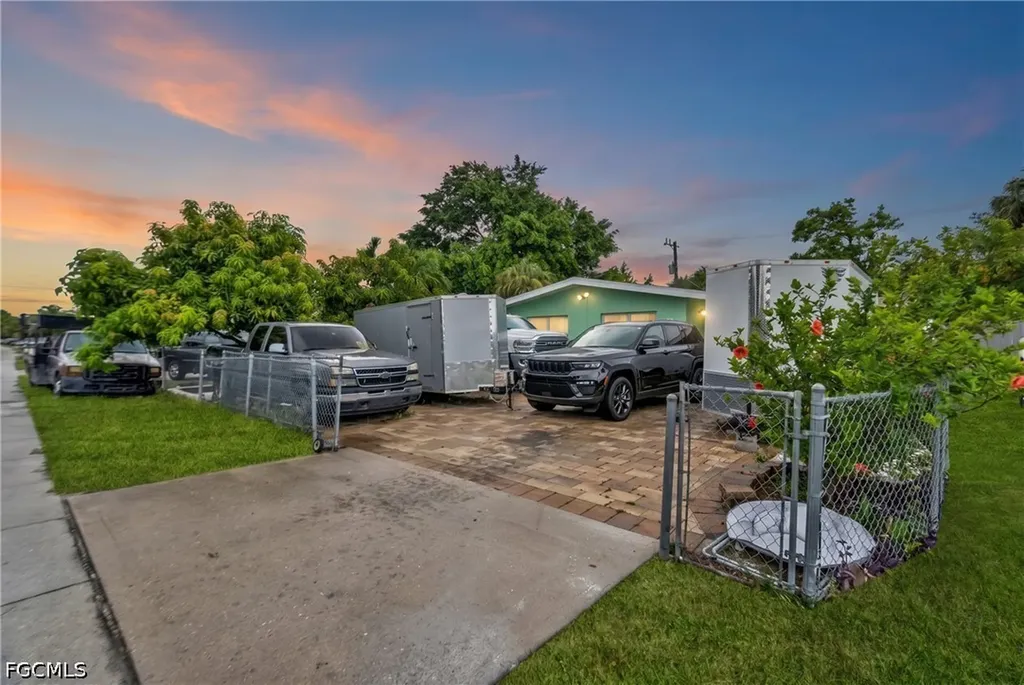 1847 Maple Drive Fort Myers FL 33907