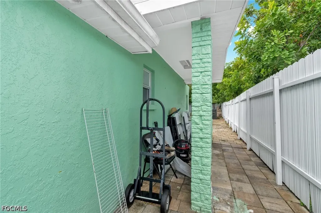 1847 Maple Drive Fort Myers FL 33907