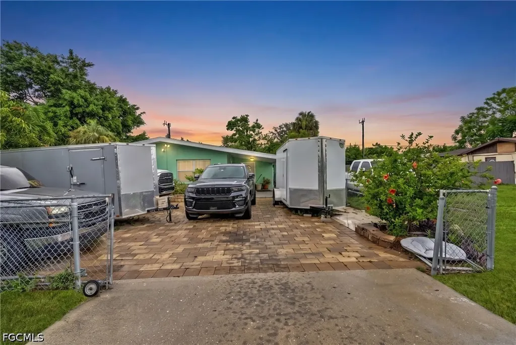 1847 Maple Drive Fort Myers FL 33907
