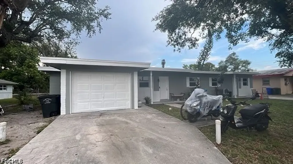 2643-2651 Lafayette Street Fort Myers FL 33916
