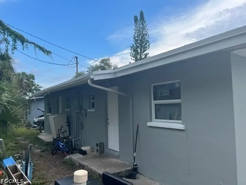 2643-2651 Lafayette Street Fort Myers FL 33916
