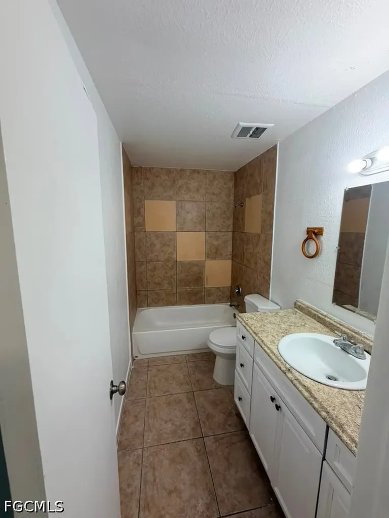 2148 Dora Street Fort Myers FL 33901
