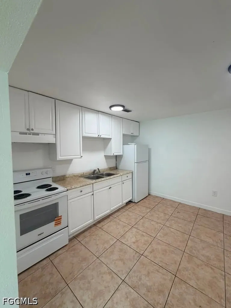2148 Dora Street Fort Myers FL 33901