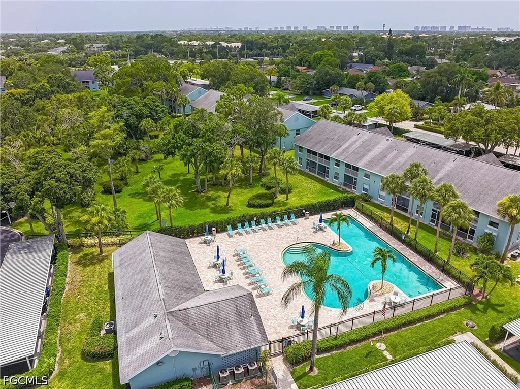 109 Wading Bird Circle Naples FL 34110