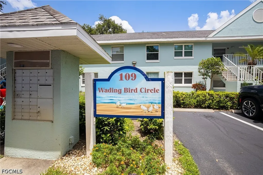 109 Wading Bird Circle Naples FL 34110