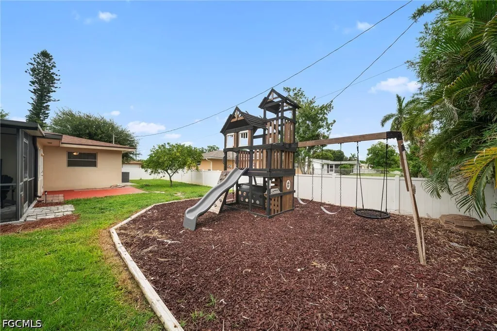 1444 Covington Circle W Fort Myers FL 33919
