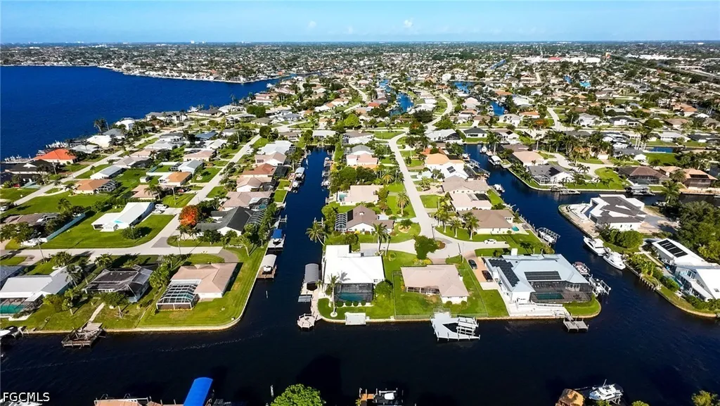 2328 SE 27th Street Cape Coral FL 33904
