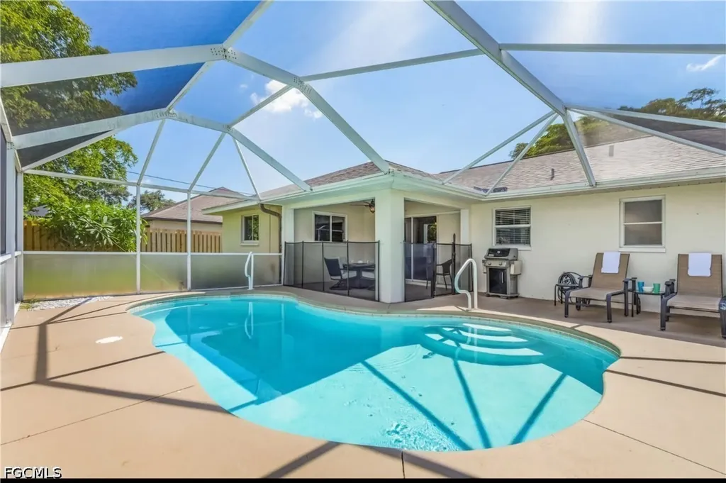 505 SE 9th Place Cape Coral FL 33990
