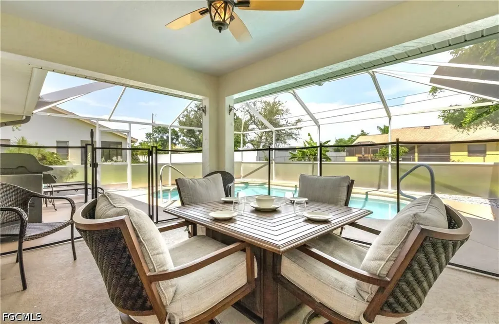 505 SE 9th Place Cape Coral FL 33990