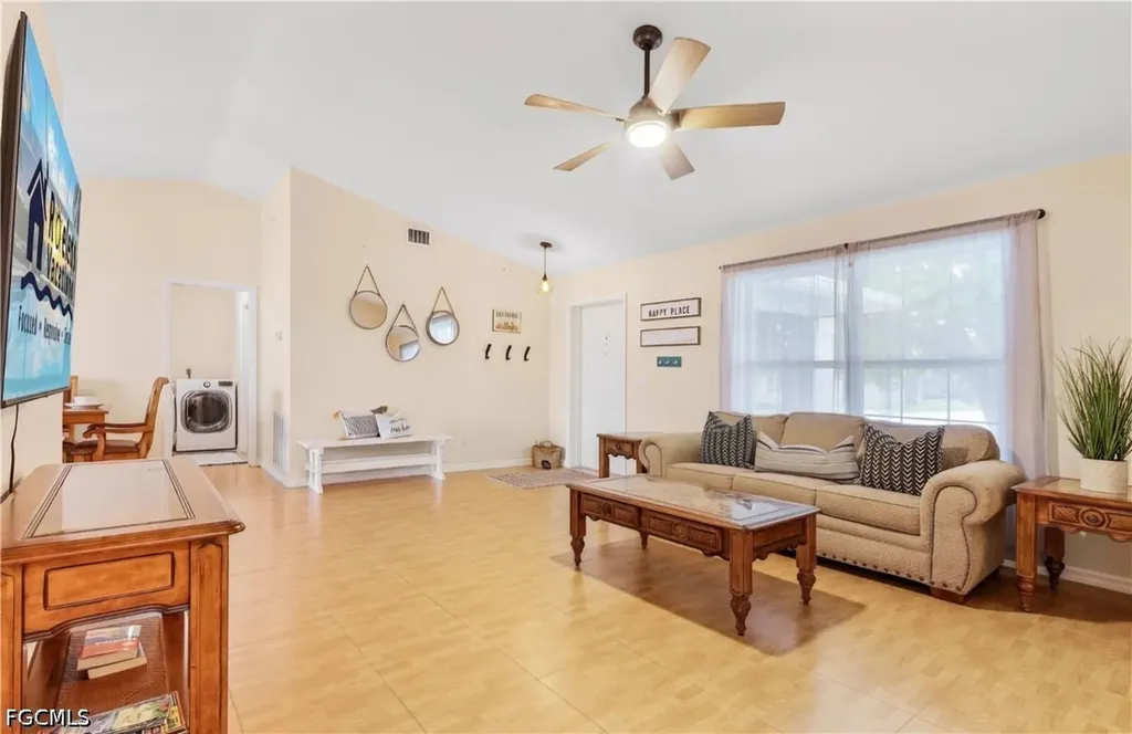 505 SE 9th Place Cape Coral FL 33990