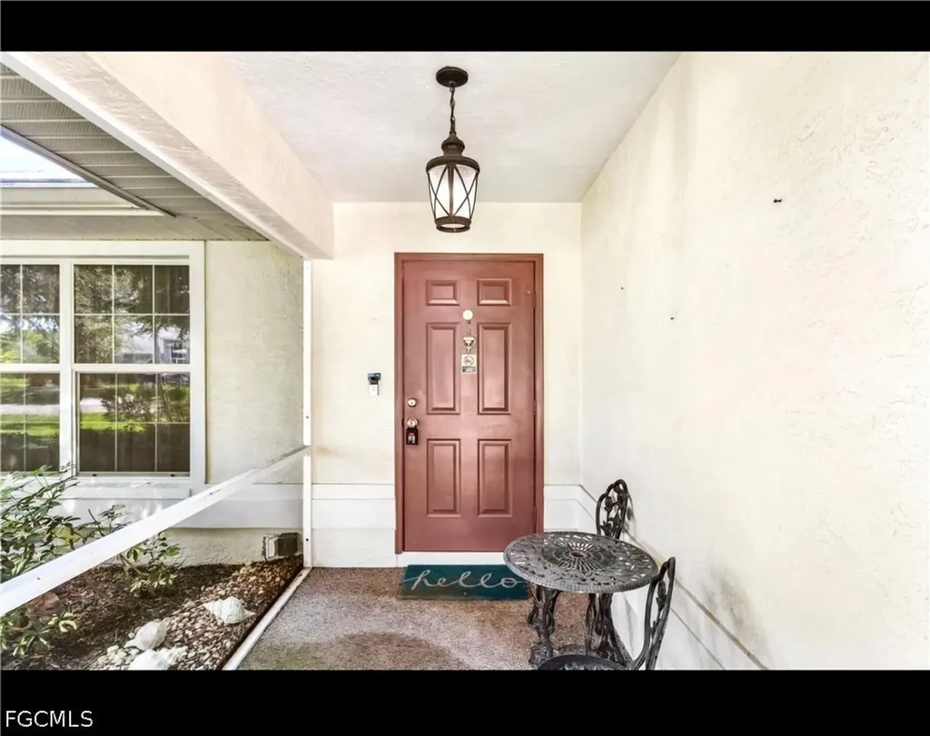 505 SE 9th Place Cape Coral FL 33990