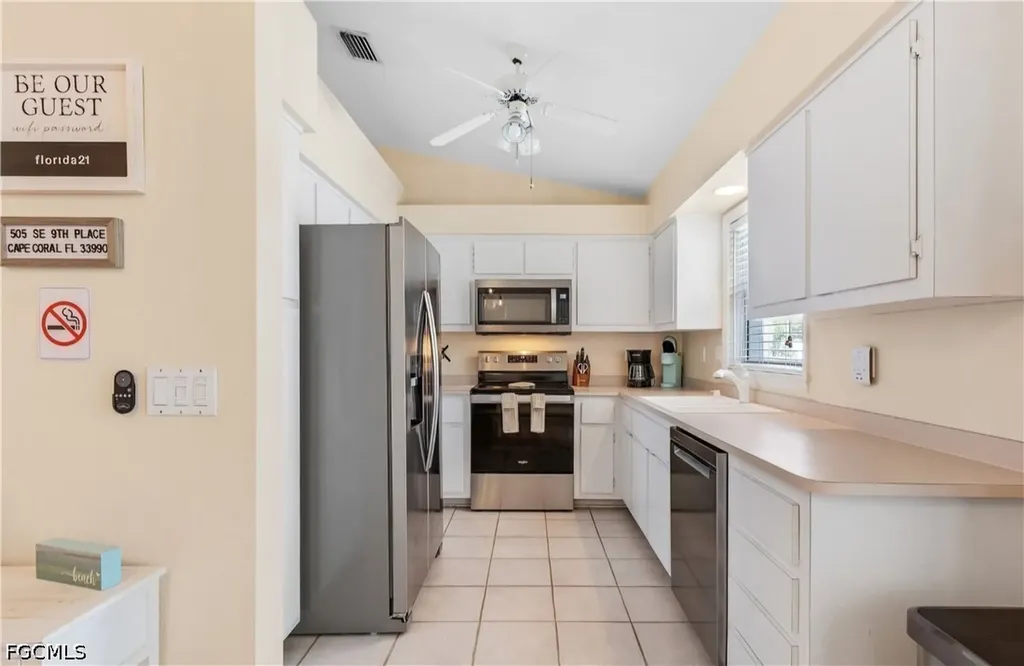 505 SE 9th Place Cape Coral FL 33990