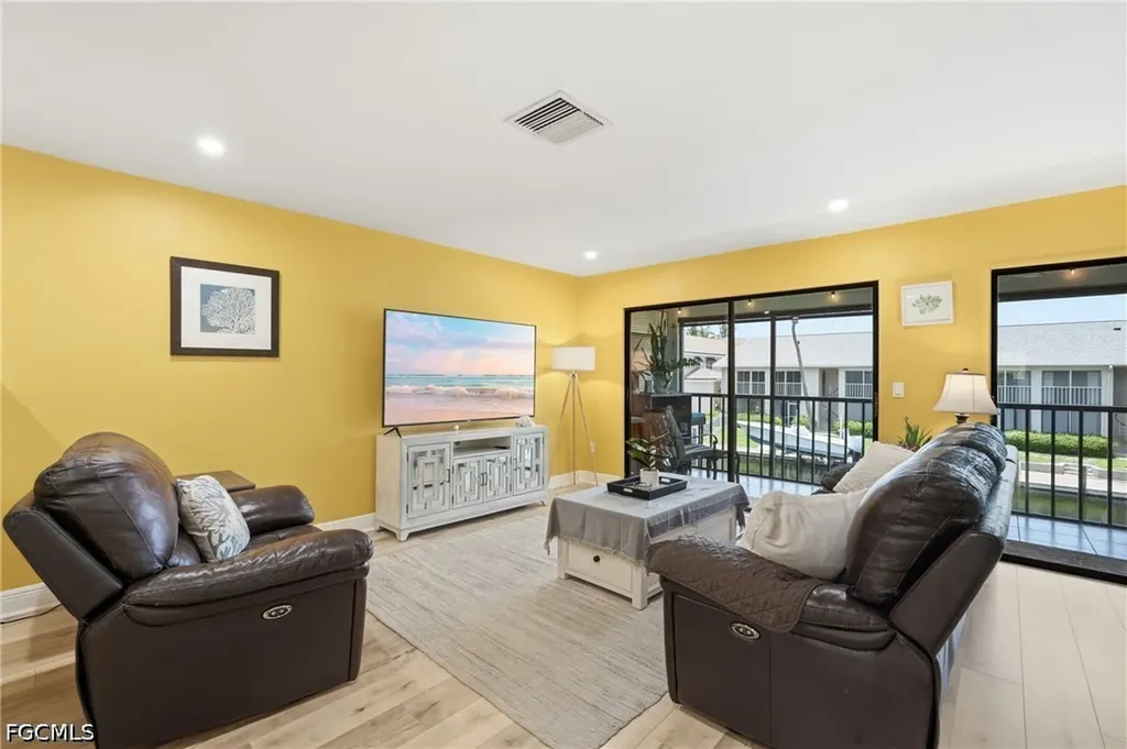 4928 Vincennes Street Cape Coral FL 33904
