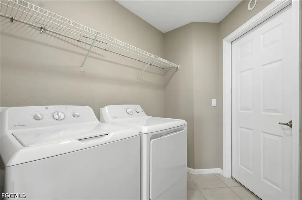 3010 Meandering Way Fort Myers FL 33905