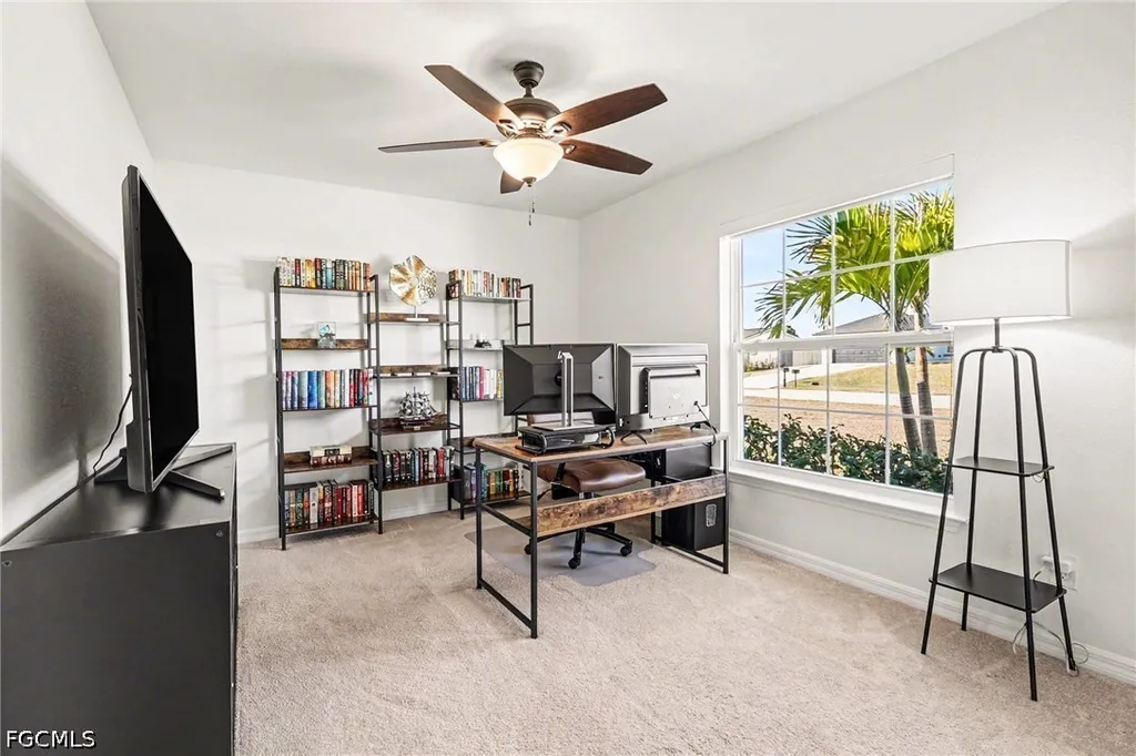 318 NW 4th Street Cape Coral FL 33993