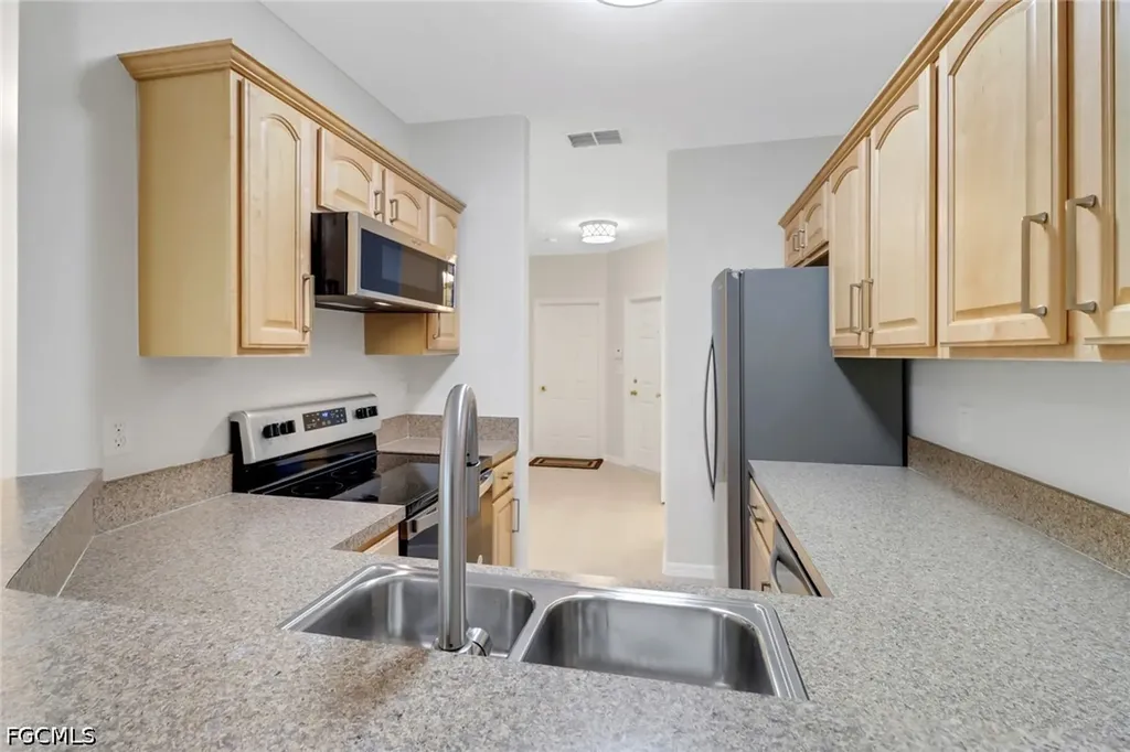 8189 Pacific Beach Drive Fort Myers FL 33966