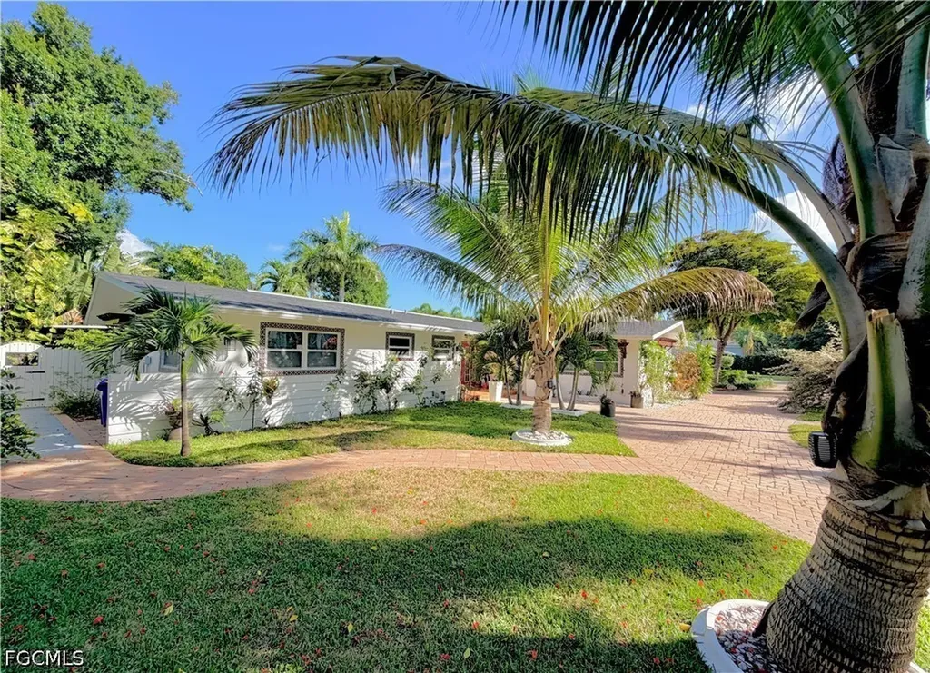 2702 Mcgregor Boulevard Fort Myers FL 33901