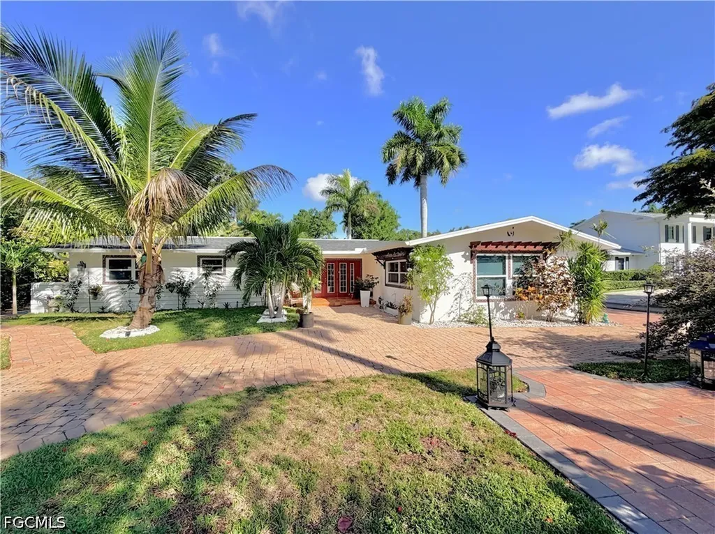 2702 Mcgregor Boulevard Fort Myers FL 33901