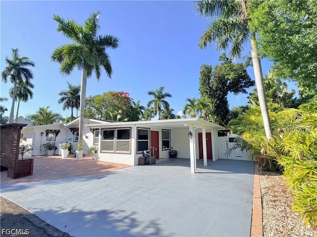 2702 Mcgregor Boulevard Fort Myers FL 33901