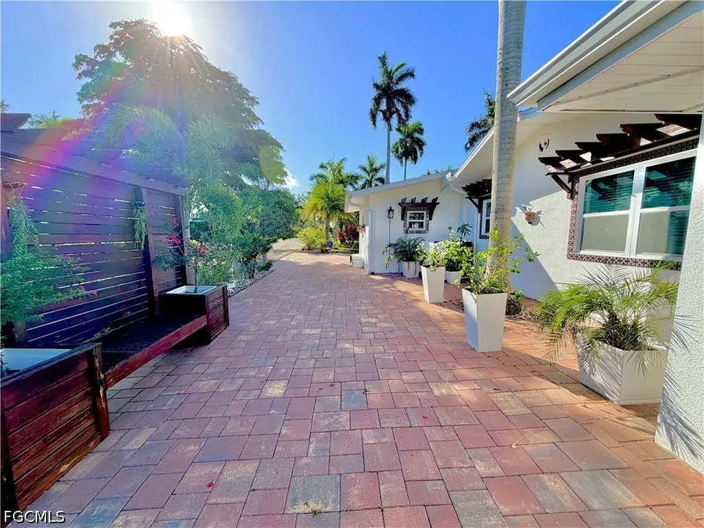 2702 Mcgregor Boulevard Fort Myers FL 33901