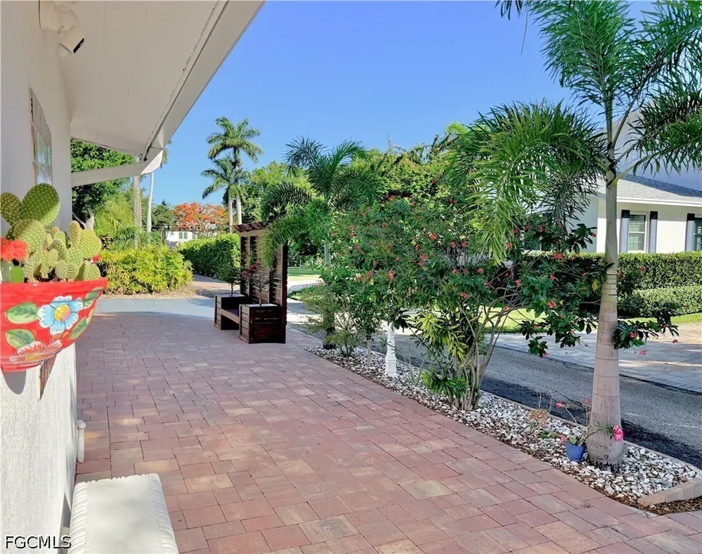 2702 Mcgregor Boulevard Fort Myers FL 33901