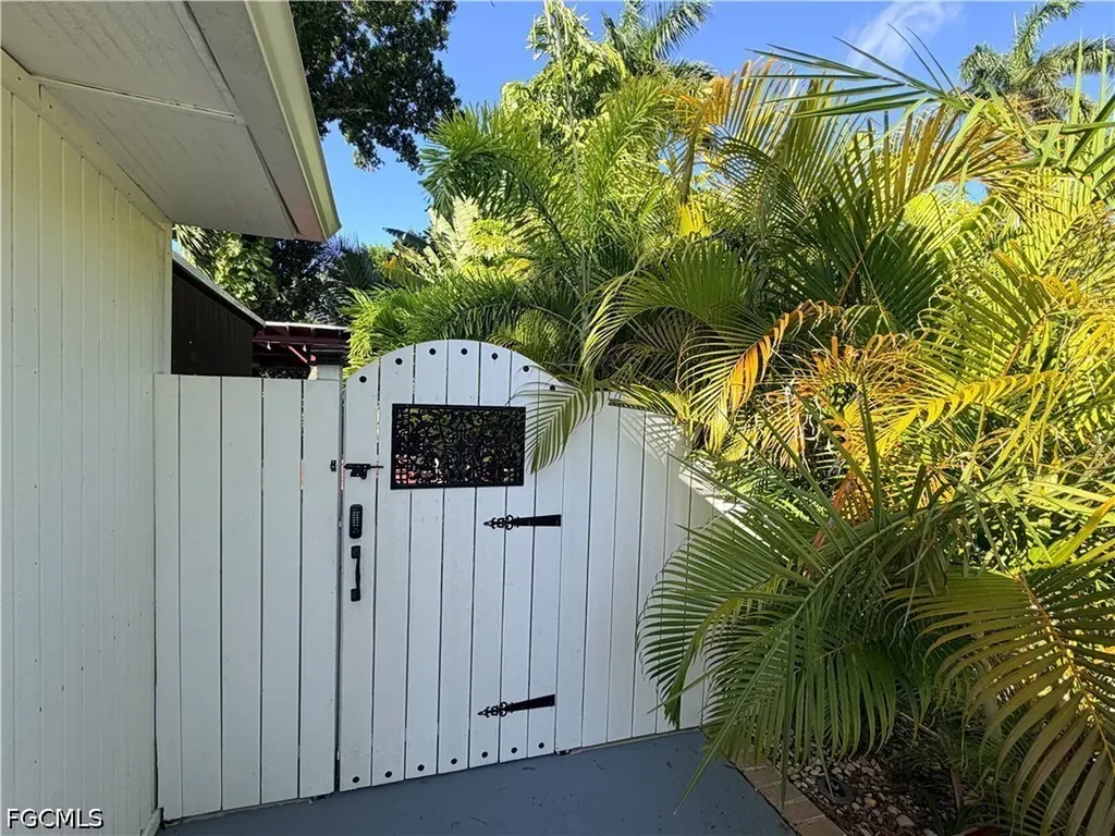 2702 Mcgregor Boulevard Fort Myers FL 33901