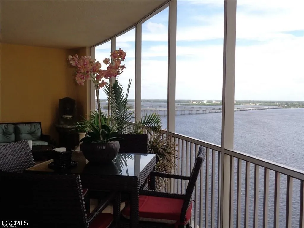 2743 1st Street Fort Myers FL 33916