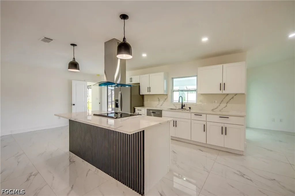 1124 NW 1st Place Cape Coral FL 33993