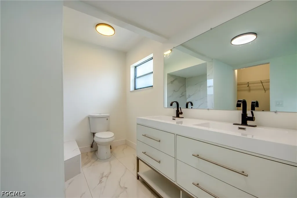 1124 NW 1st Place Cape Coral FL 33993