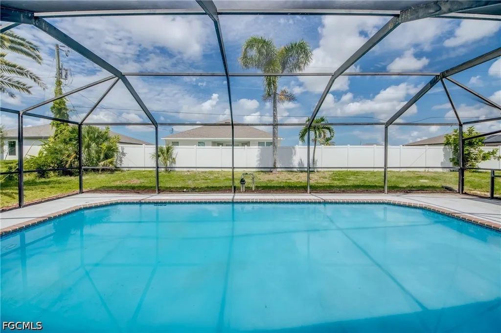 1124 NW 1st Place Cape Coral FL 33993