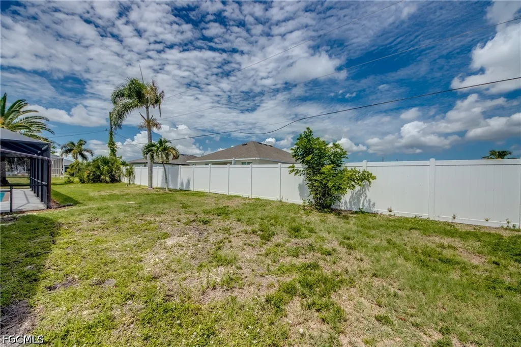 1124 NW 1st Place Cape Coral FL 33993