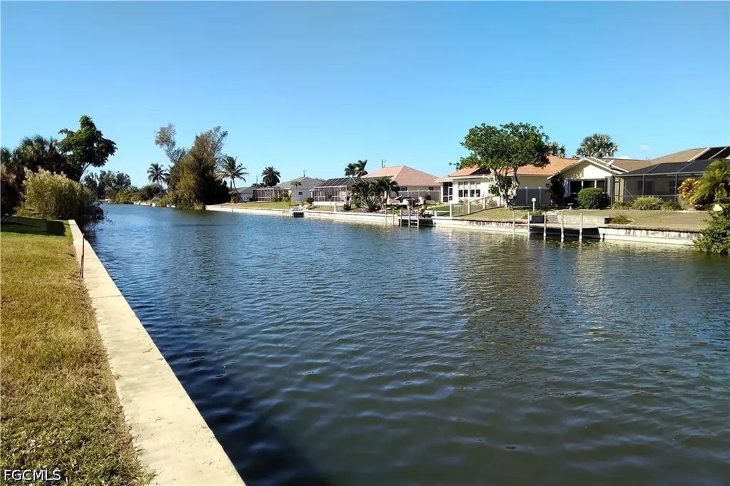 2011 NE 2nd Street Cape Coral FL 33909
