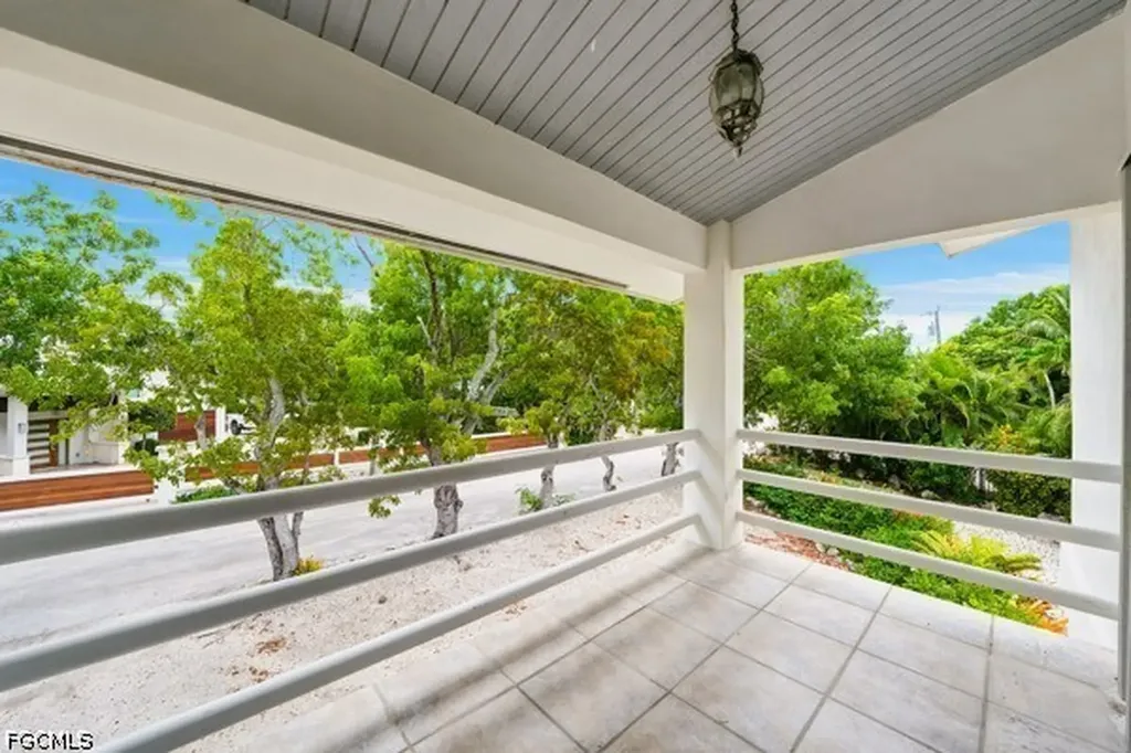 154 Redwing Road Tavernier FL 33070